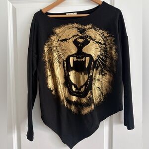 Tres Bien Black and Gold Lion Graphic Top
